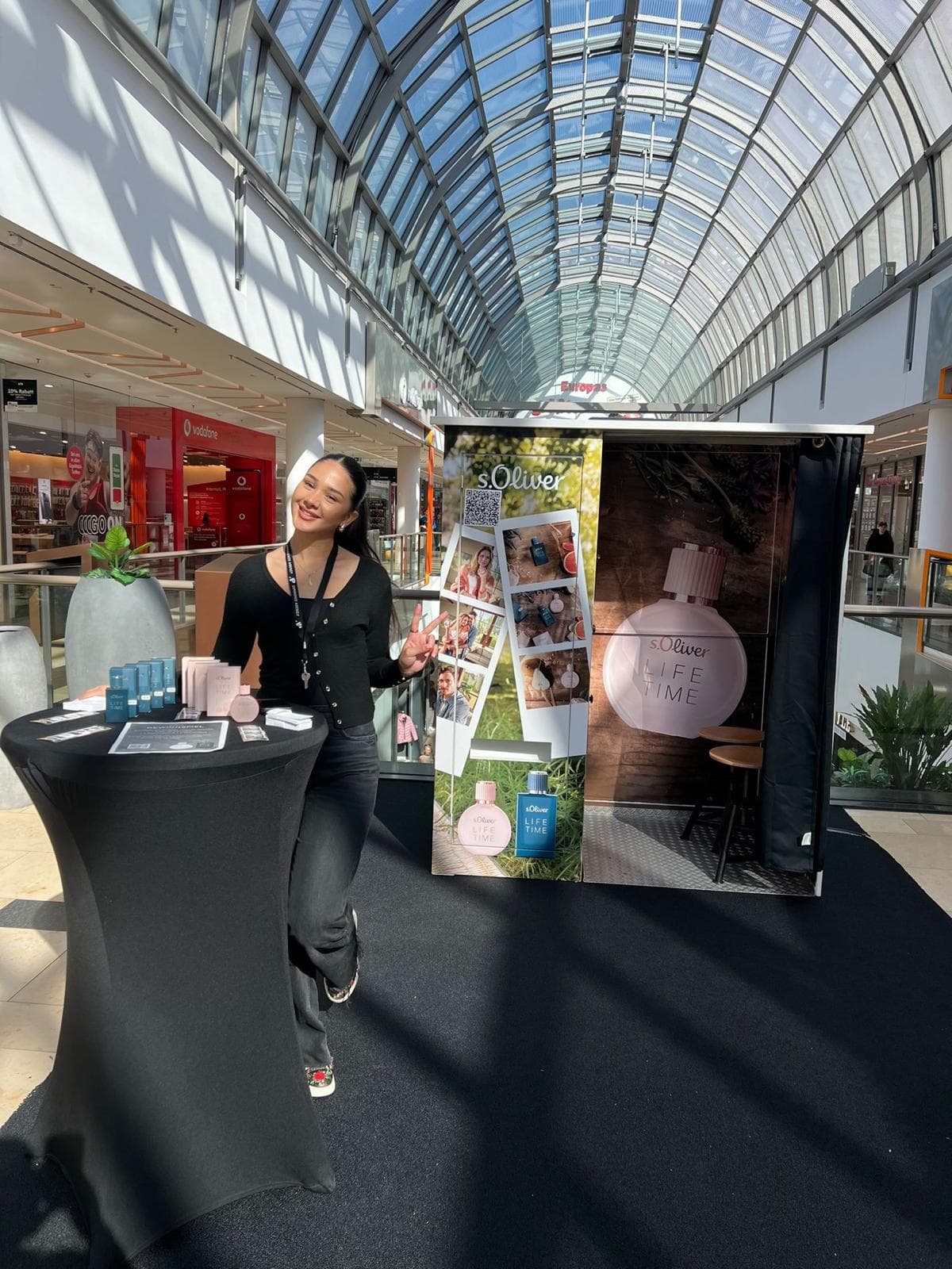 Promoterin in einer s.Oliver Filiale