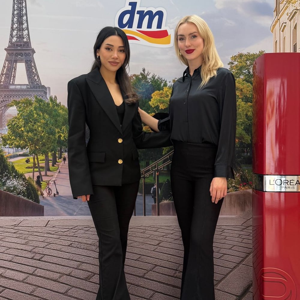 Unsere Agentur vermittelt erfahrene, mehrsprachige Promoter, die Ihre Marke auf Events, Roadshows, Messen und Promotions authentisch und überzeugend repräsentieren. Mit Kommunikationsstärke, internationalem Auftreten und großem Engagement schaffen unsere Promoter direkte Kundennähe und steigern Ihre Markenpräsenz nachhaltig. | promotion promoter events messen | Frankfurt